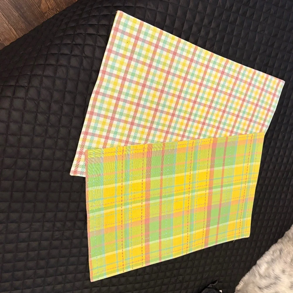 Pier 1 Set of 2 Reversible Plaid Placemats